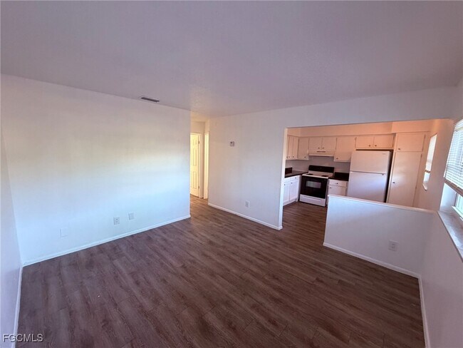 Building Photo - 2708 Broadway