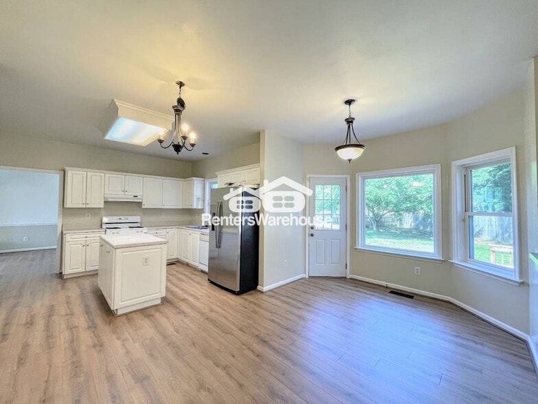 Building Photo - 3512 Canterbury Dr