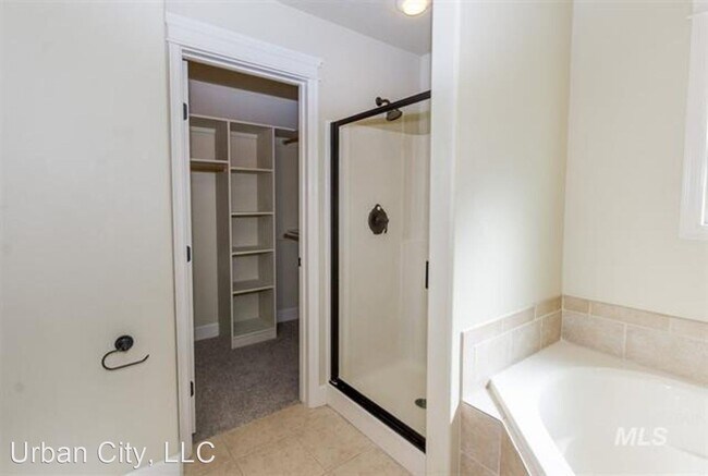 Building Photo - 3 br, 2.5 bath House - 2573 Gatewood