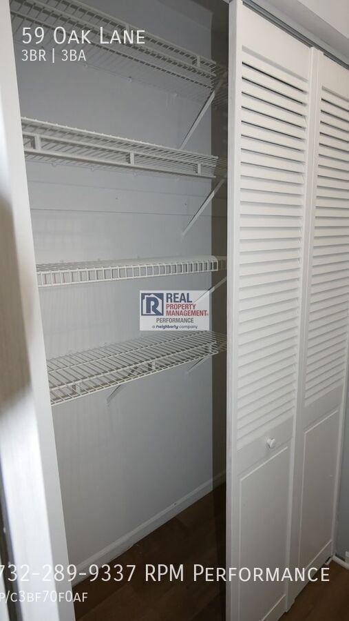 Building Photo - 59 Oak Ln