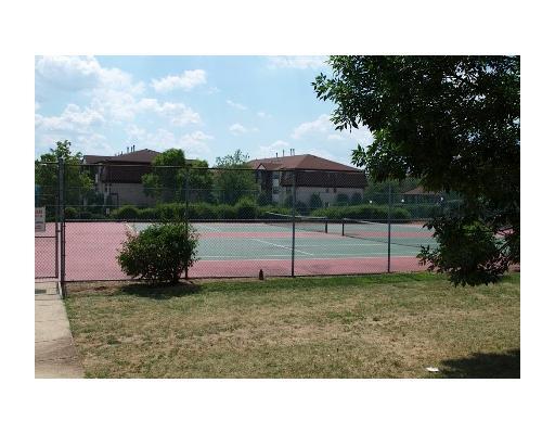 Building Photo - 906 Green Hollow Dr