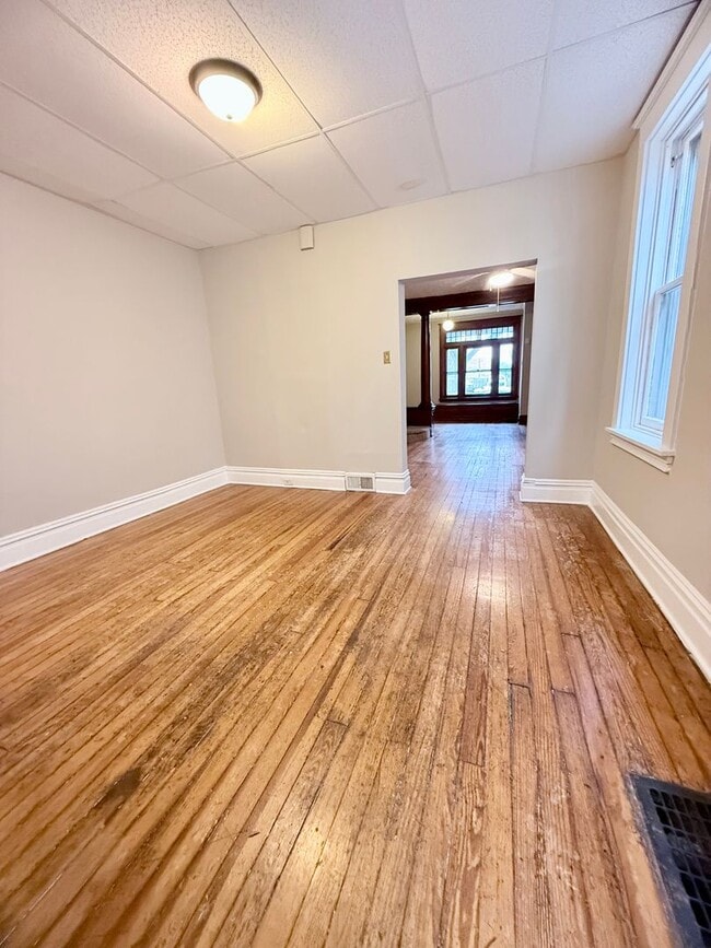 Building Photo - Charming & Spacious Historic 5-Bedroom Home for Rent in Carlisle, PA