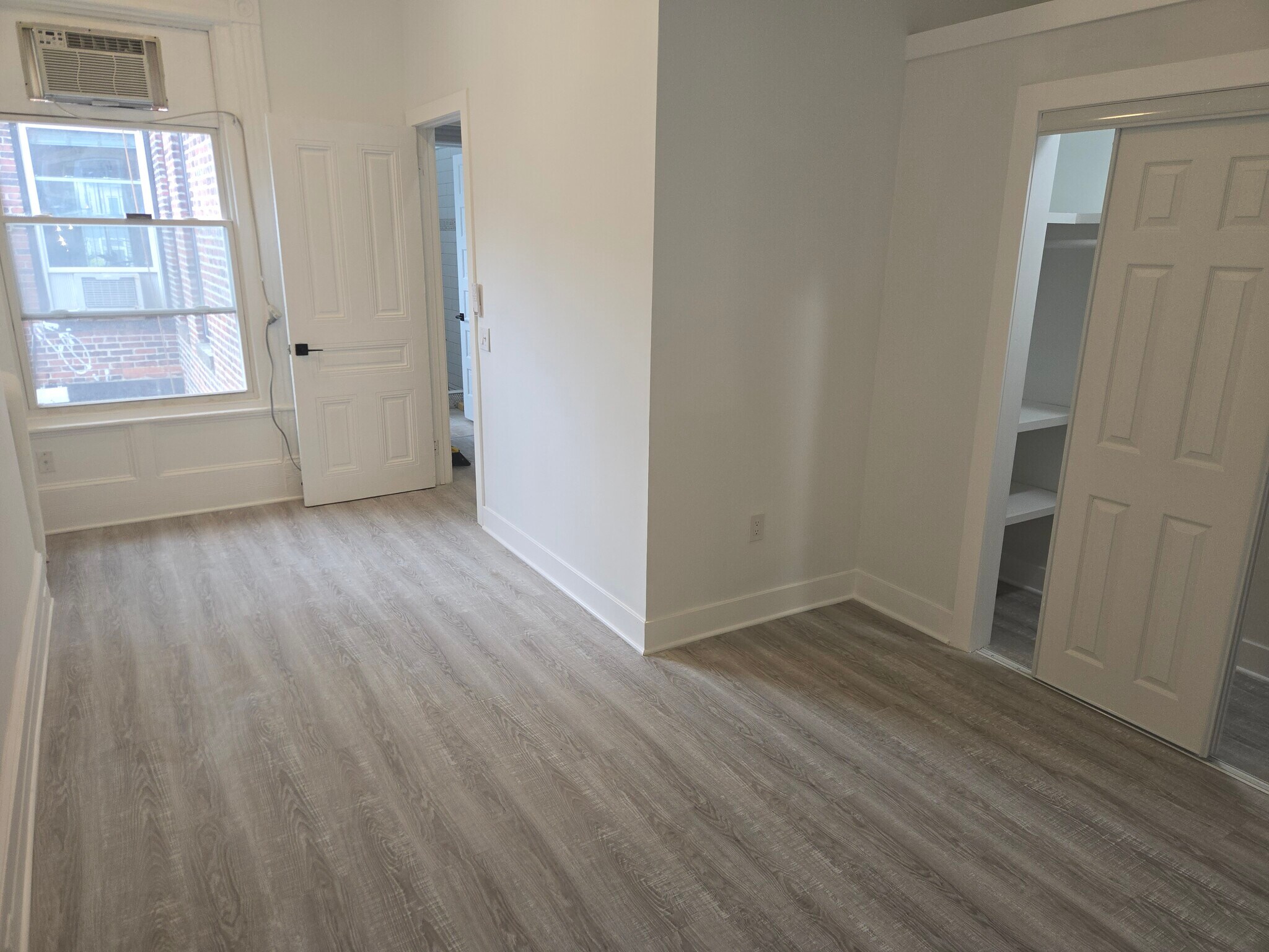 Building Photo - 359 Main St