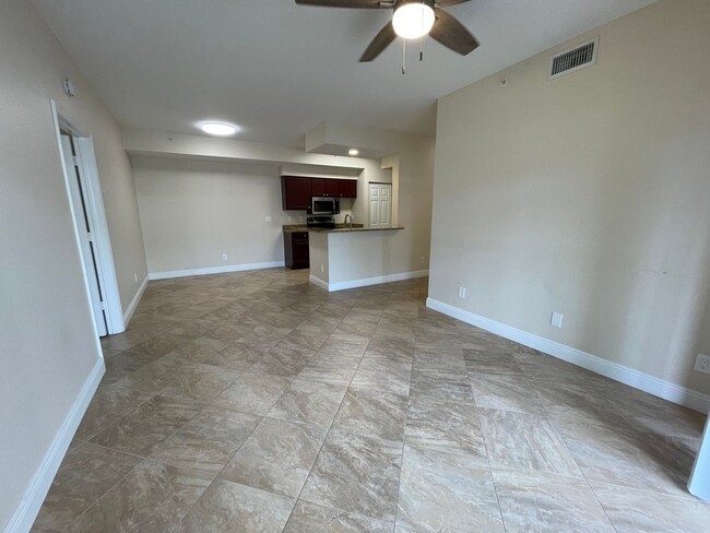 Building Photo - ANNUAL RENTAL - 2 BED / 2 BATH CONDO AT ST...