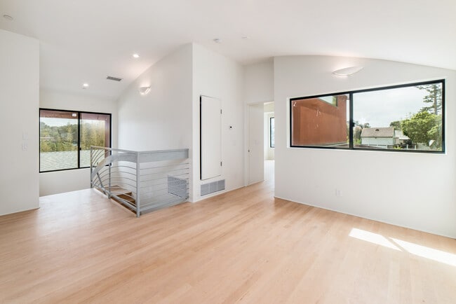 Building Photo - 157 W Leucadia Blvd