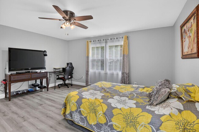 Building Photo - 12420 Seabury Ln