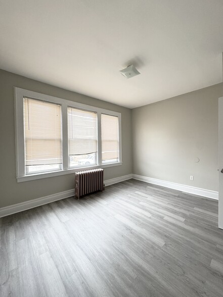 Building Photo - 66 Halstead St