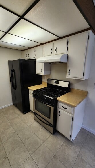 Building Photo - 715 S Webster Ave