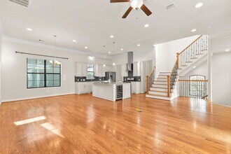 Building Photo - Elegant 3-Bedroom Home in Gated Inner Loop...