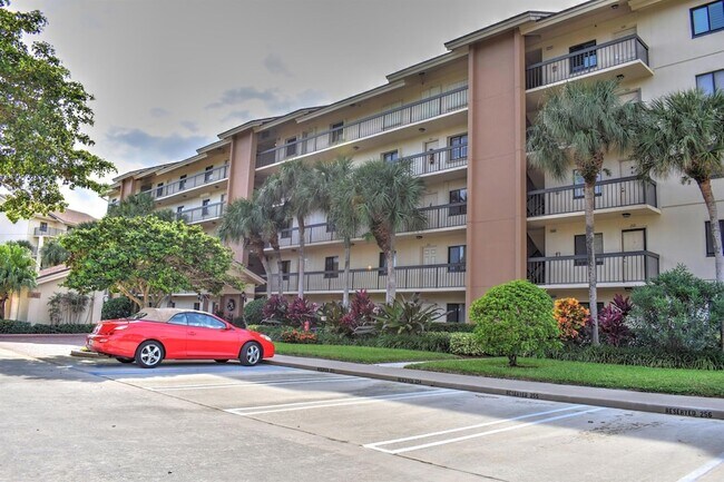 Building Photo - 1301 Cir