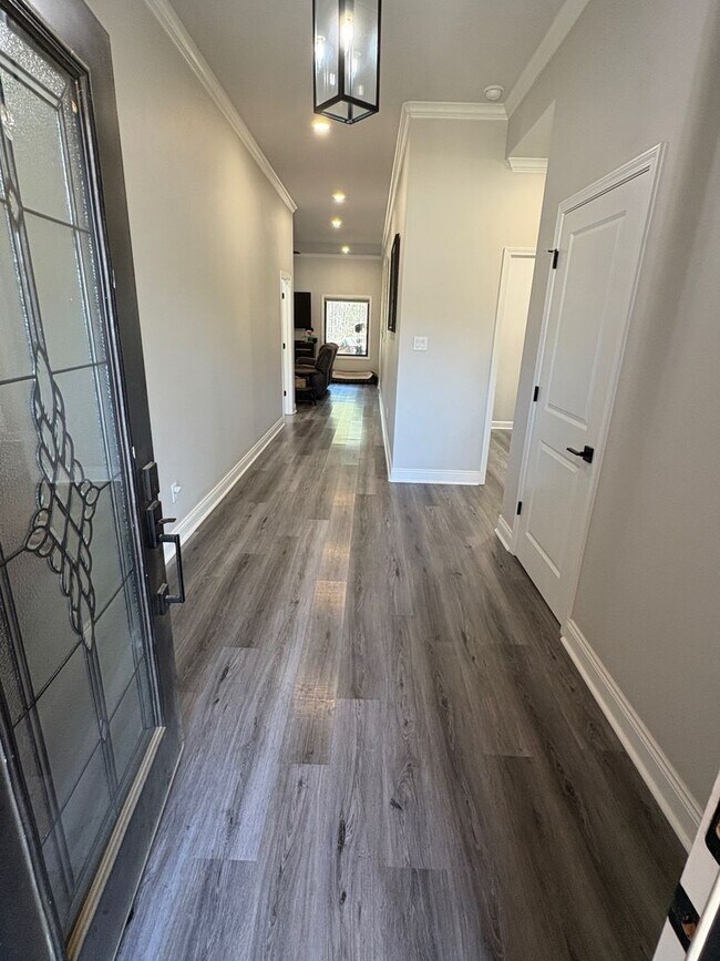 Building Photo - 3013 Sue St