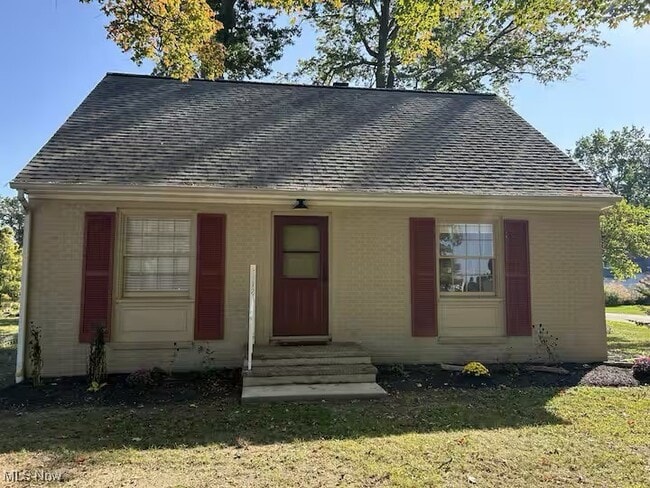 Primary Photo - 2542 W 8th St