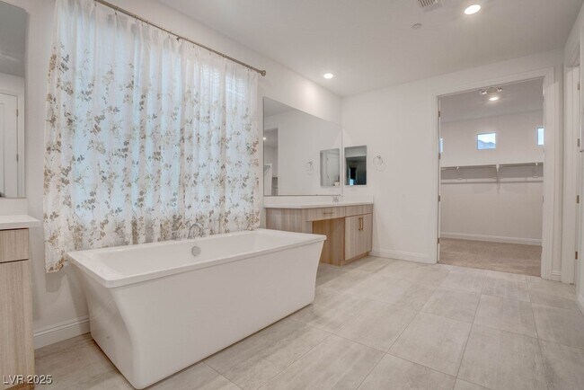 Building Photo - 230 Carmel Sky St