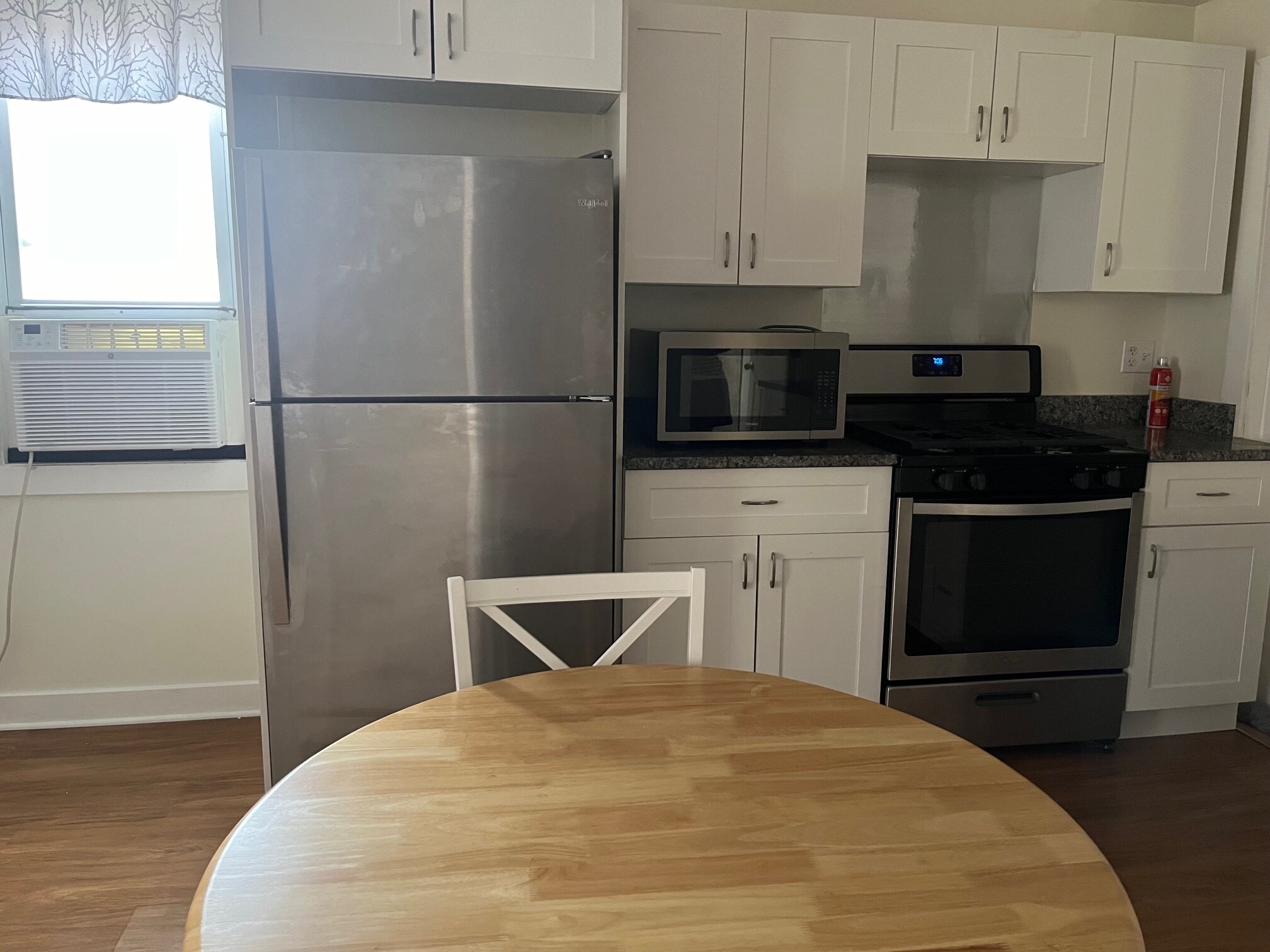 Building Photo - 241 W 23rd St