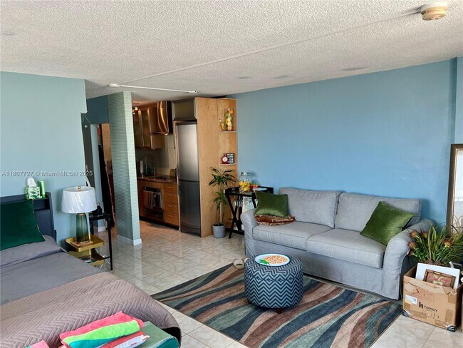 Building Photo - 1255 Collins Ave