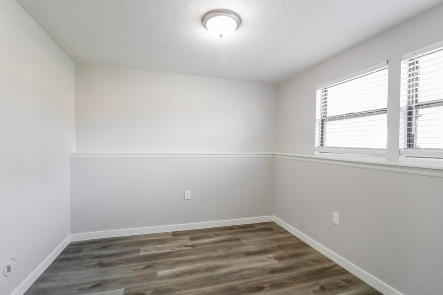 Building Photo - 2499 N 1050 W