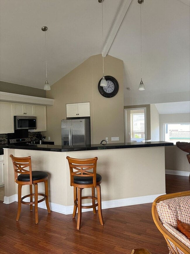 Building Photo - Furnished 3 Bedroom 3 Bath Condo
