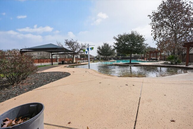 Building Photo - Spacious 3BR w/ Appliances Included + Resort-Style Community Amenities