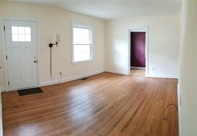 Building Photo - 702 Tanyard St