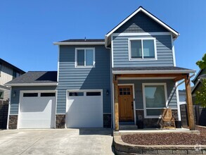 Building Photo - Application Pending - 4 Bedroom Home for R...