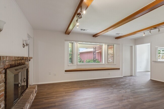 Building Photo - 5647 Lymbar Dr