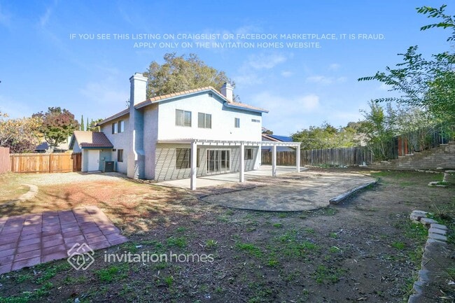 Building Photo - 4640 Vitrina Ln