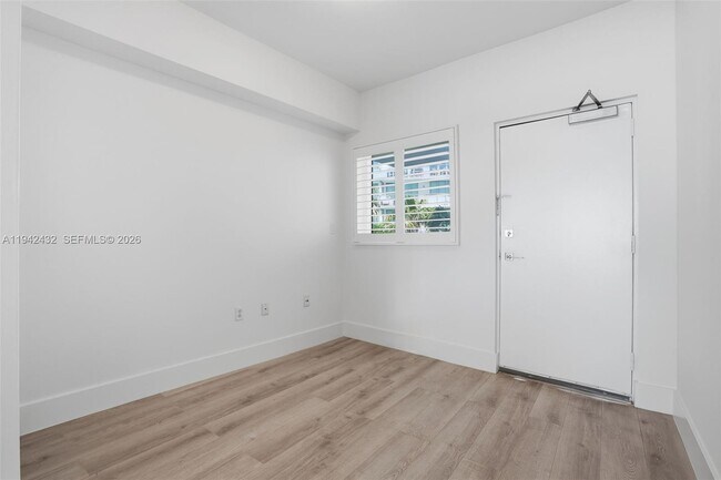 Building Photo - 6580 Indian Creek Dr