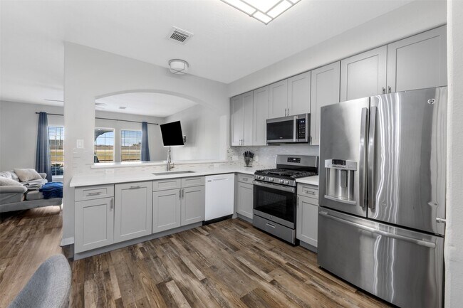 Building Photo - 1413 TX-146