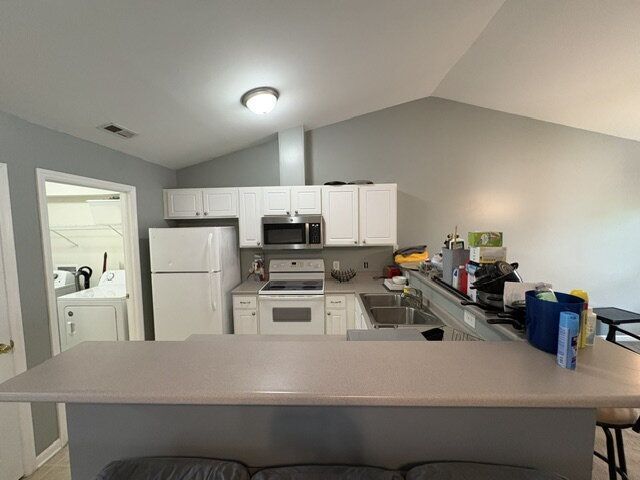 Building Photo - 2205 Locksley Woods Dr