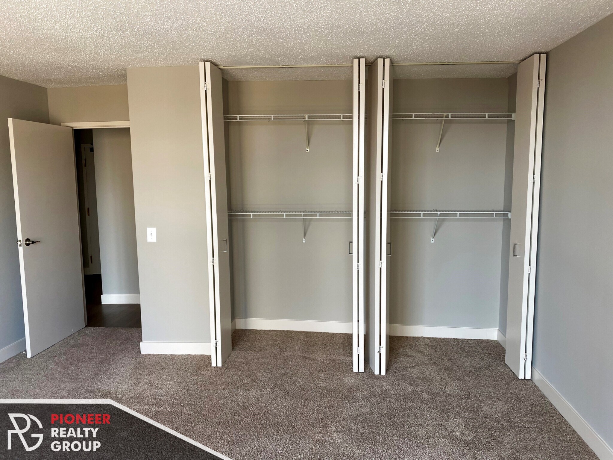 Building Photo - 2551 N Clark St