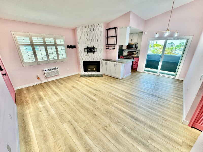 Building Photo - 4377 Wilson Ave