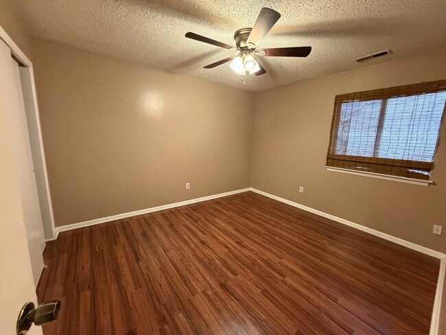 Building Photo - 845 Crashaw St