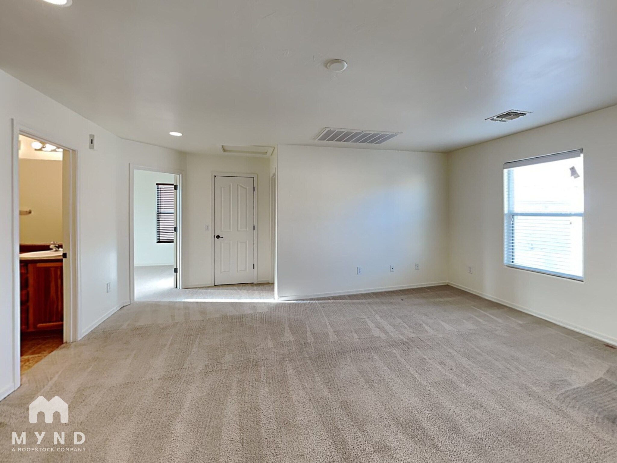 Building Photo - 7056 S GREENEYES Ln