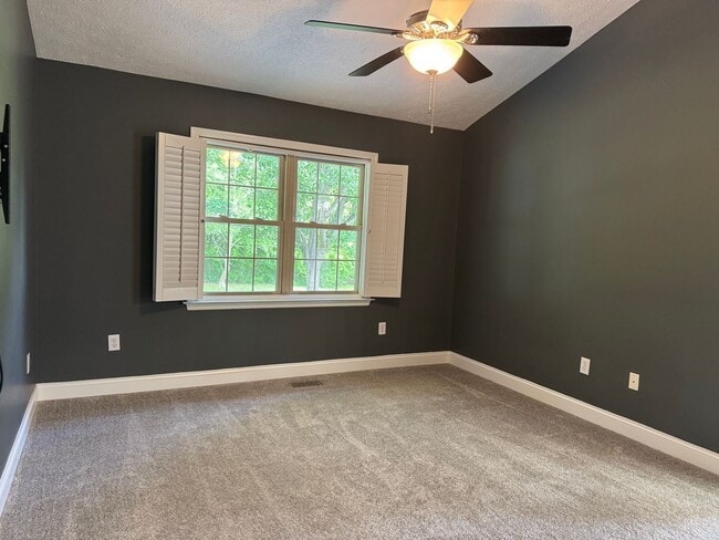 Building Photo - 105 Owls Nest Ct