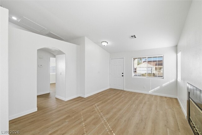 Building Photo - 3869 Birchview Ct