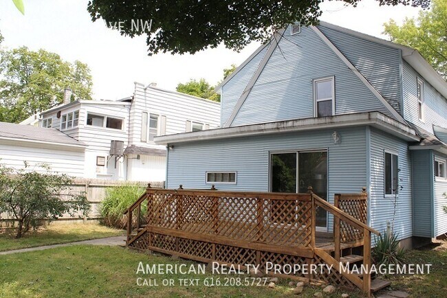 Building Photo - 143 Valley Ave NW