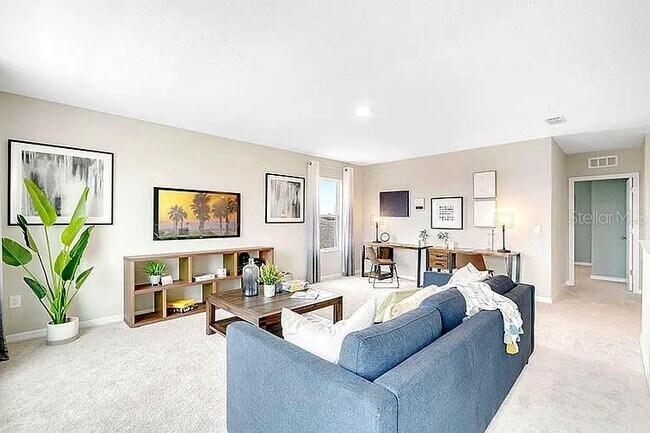 Building Photo - 2030 Maple Ridge Dr