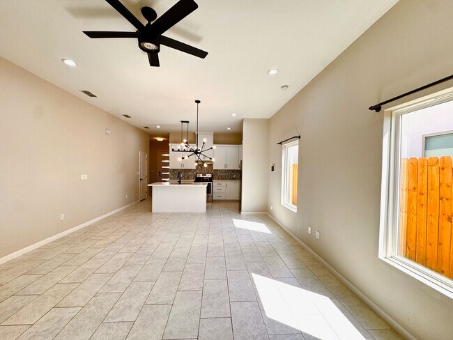 Building Photo - 1426 Los Estribos Dr