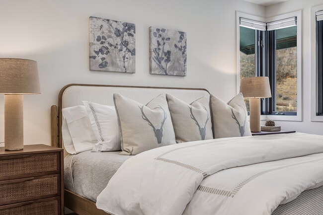 Building Photo - 135 Carriage Way