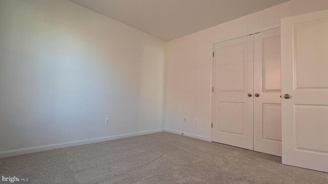 Building Photo - 11 Edinburgh Ct