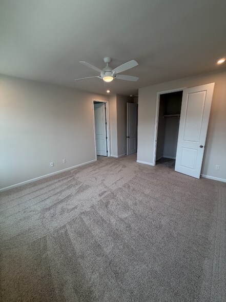 Building Photo - 1044 Zelkova Ln