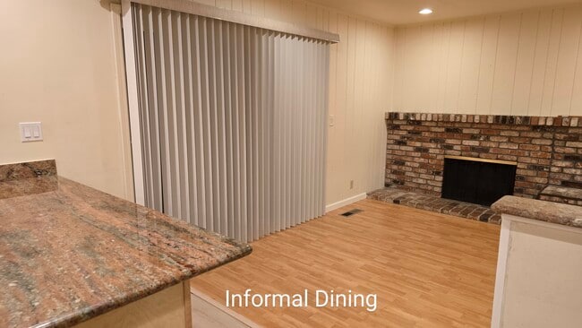 Building Photo - 4844 Westmont Ave