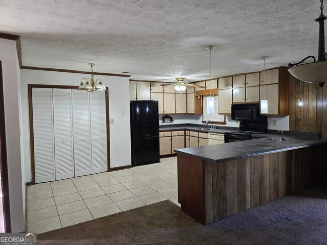 Building Photo - 170 Port Antonio Ct SW