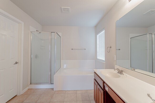 Building Photo - 4505 Hees Ct