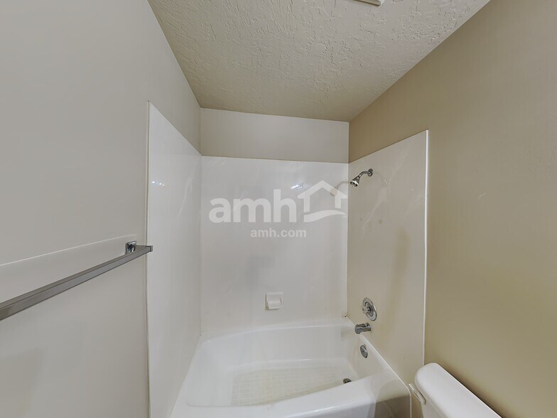 Building Photo - 308 S 1050 E