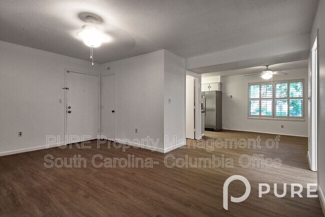Building Photo - 601 Riverhill Cir