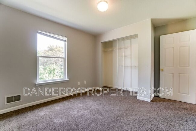 Building Photo - 3716 Turret Green Dr