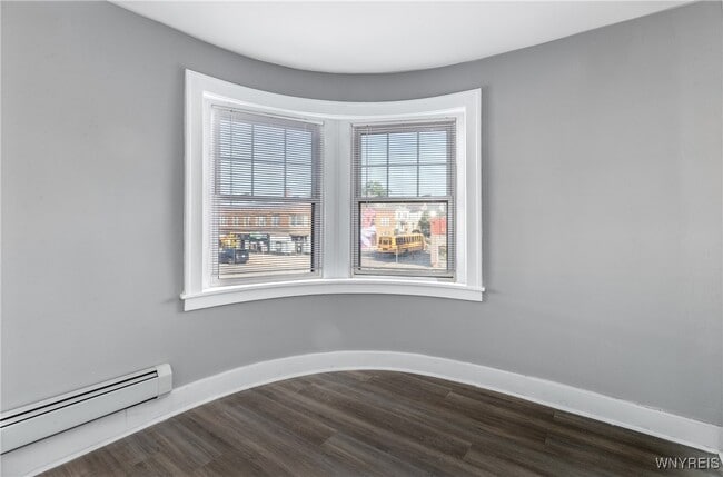 Building Photo - 1225 Hertel Ave