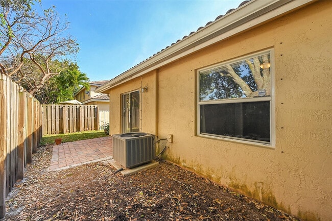 Building Photo - 5361 NW 90th Ave