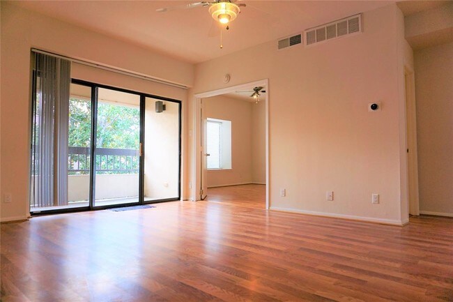 Building Photo - 2207 S Braeswood Blvd